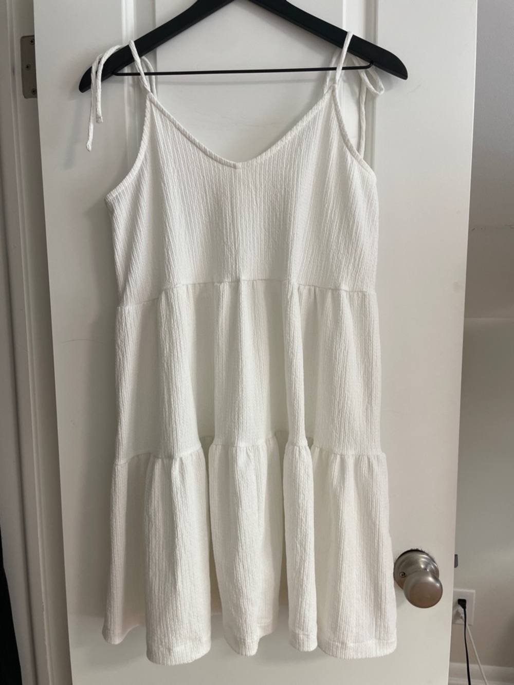 H&M White Textured Tiered Midi Dress